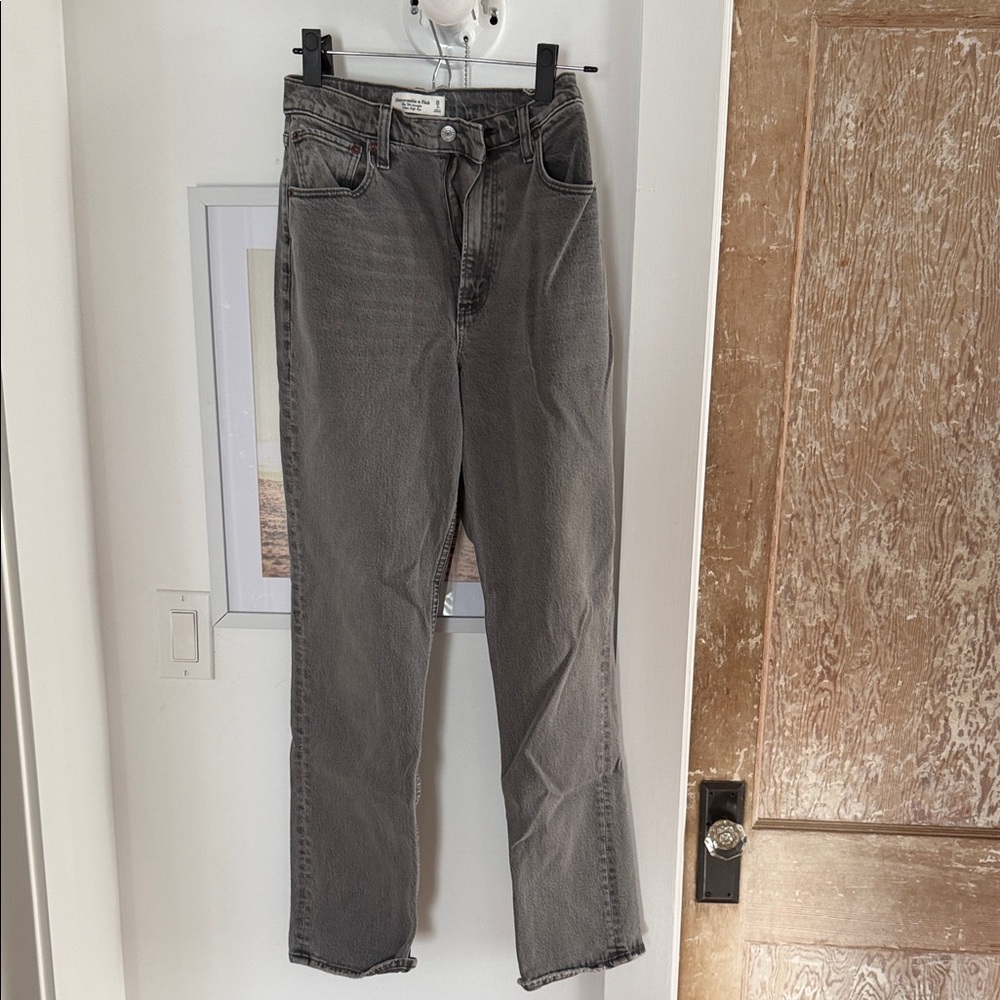 Abercrombie & Fitch Straight Leg High-Rise Jeans in Charcoal Gray